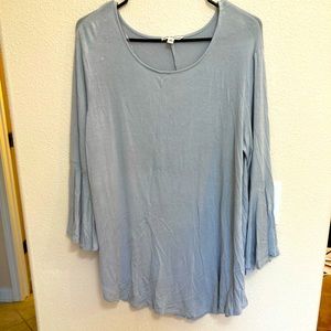 Medium top with bell sleeves